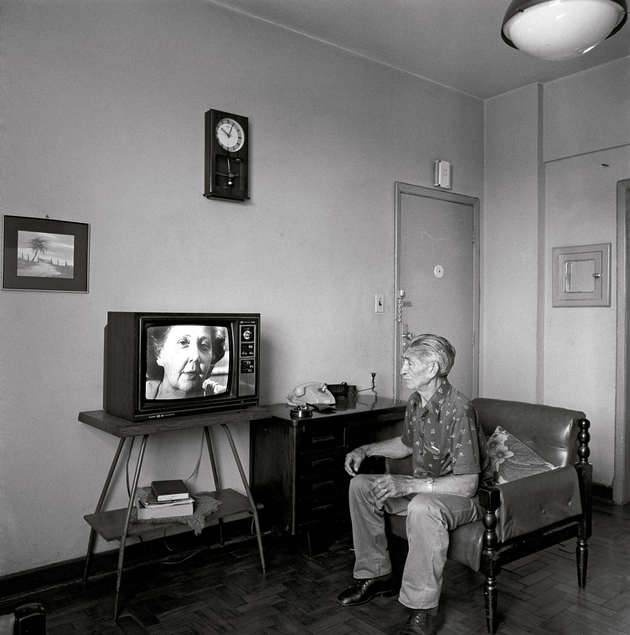 1979-45-Homem-e-televisão