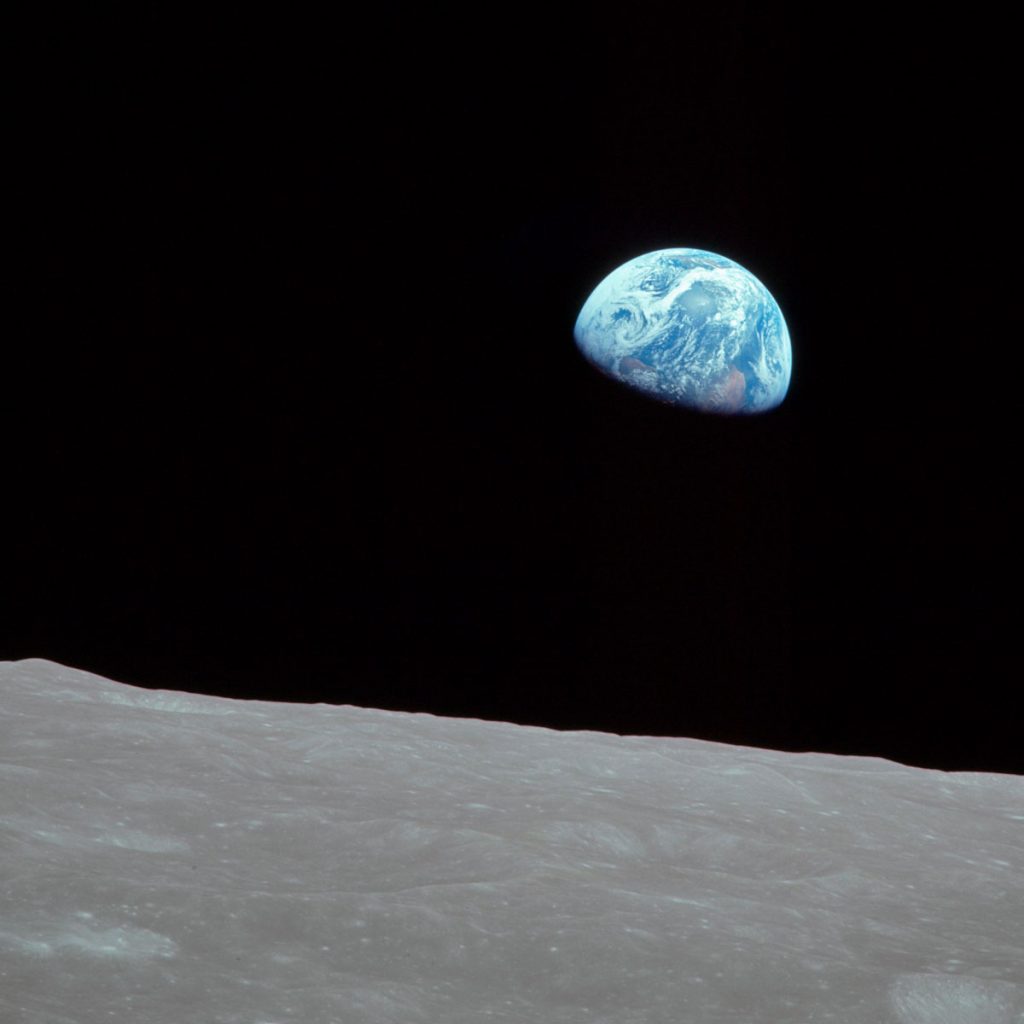 Earthrise A Primeira Foto Da Terra Feita Por Um Astronauta Faz Anos Zum Zum